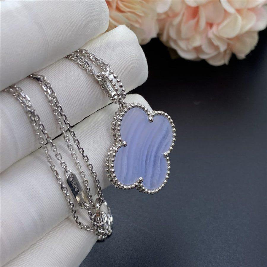 ¡®Lumi¡¯CLOVER SILVER CHALCEDONY BIG CLOVER NECKLACE