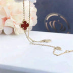 ¡®Lumi¡¯CLOVER  CARNELIAN SINGLE FLOWER BRACELET