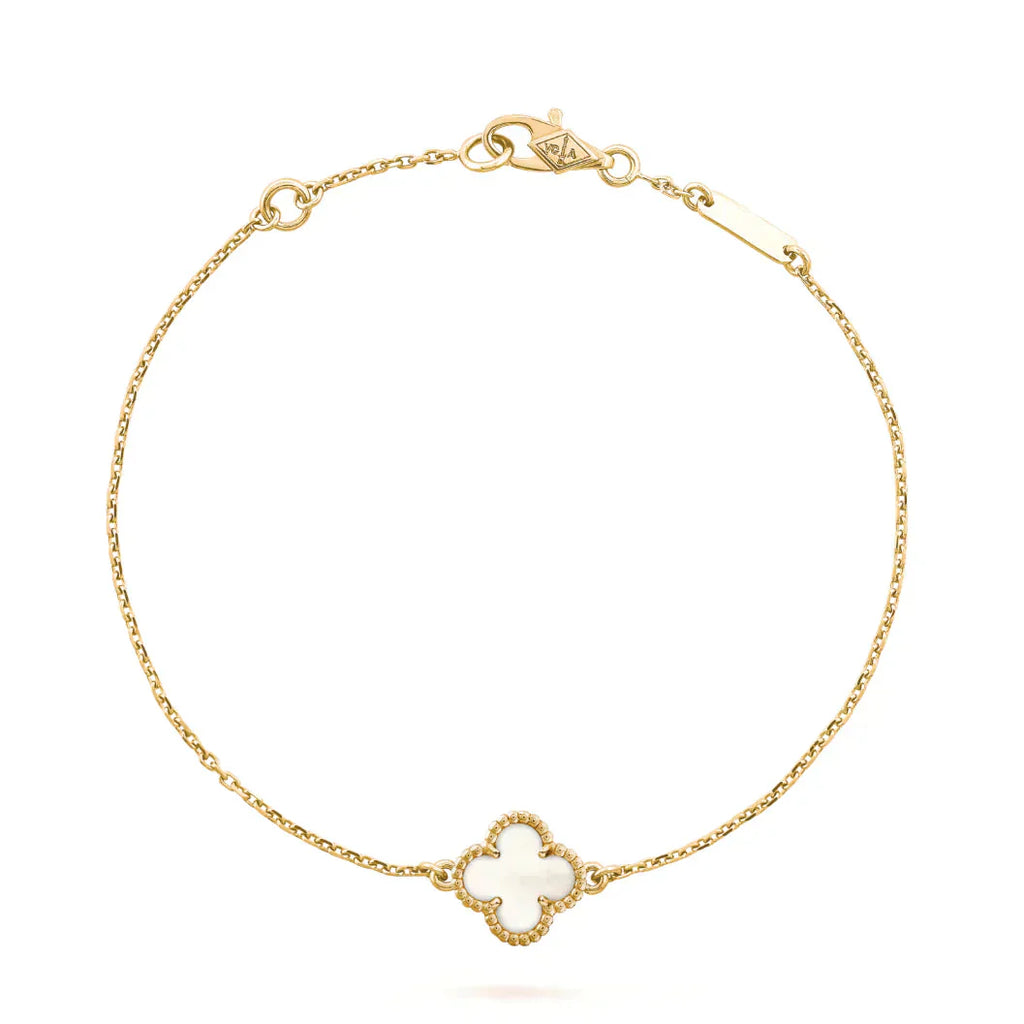 ¡®Lumi¡¯CLOVER WHITE MOP SINGLE FLOWER BRACELET