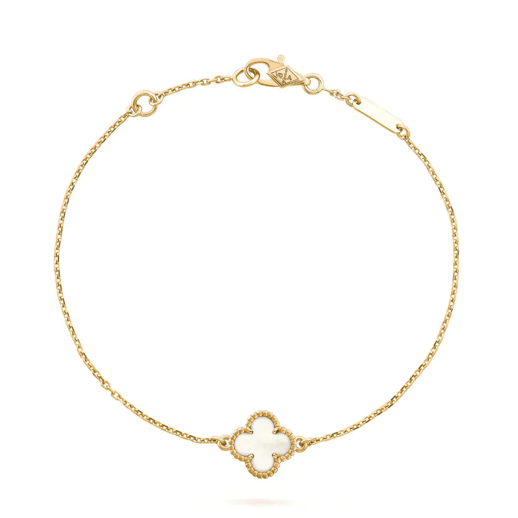 ¡®Lumi¡¯CLOVER WHITE MOP SINGLE FLOWER BRACELET