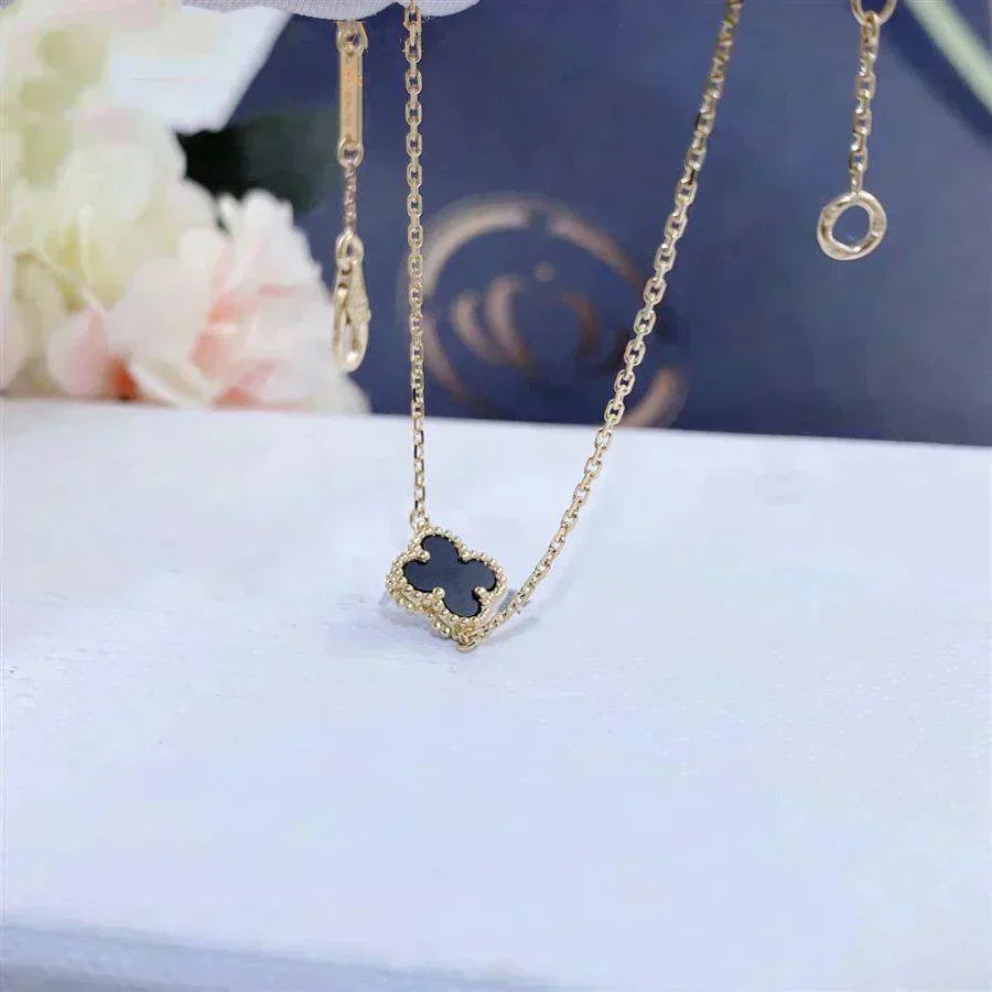 ¡®Lumi¡¯CLOVER ONYX SINGLE FLOWER BRACELET