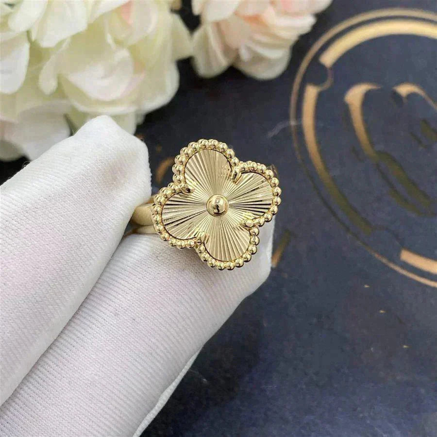 ¡®Lumi¡¯CLOVER GOLD RING