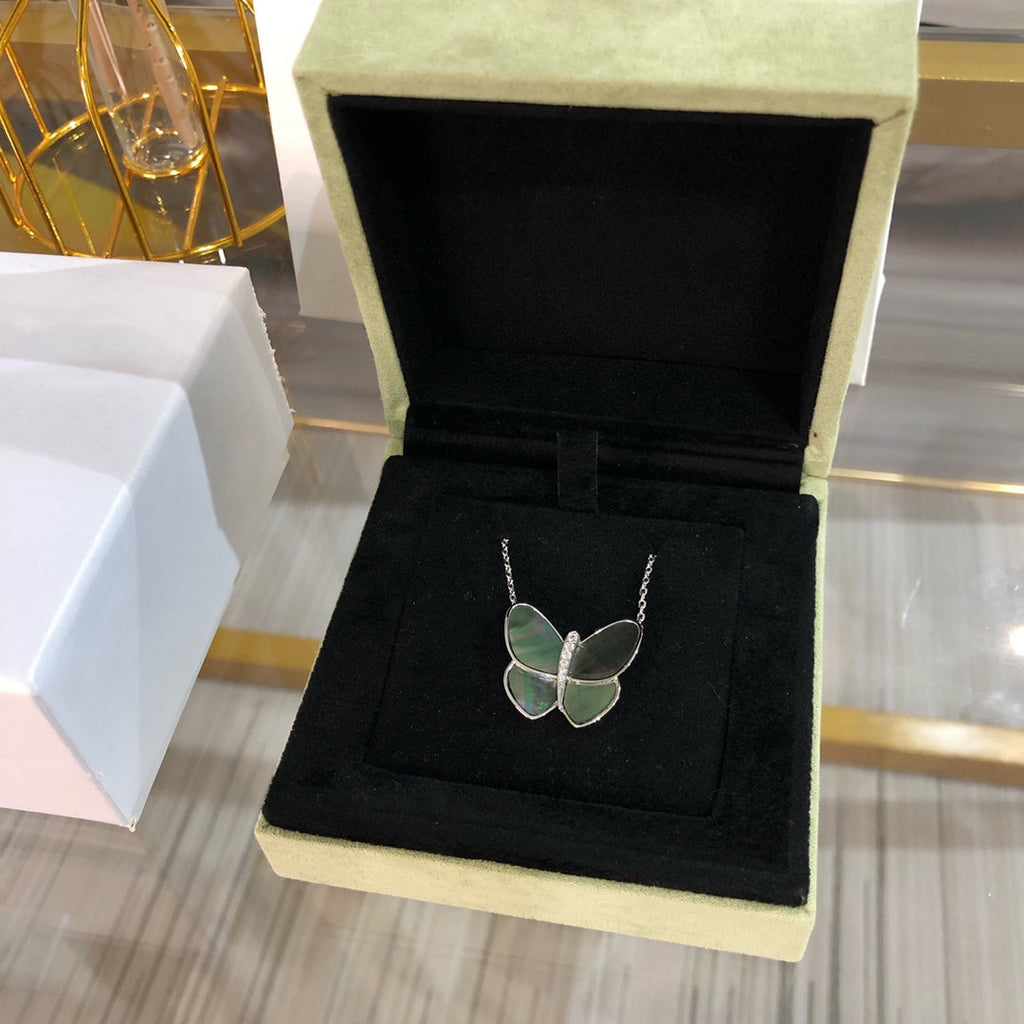 ¡®Lumi¡¯LARGE BUTTERFLY SILVER PENDANT DIAMOND NECKLACE