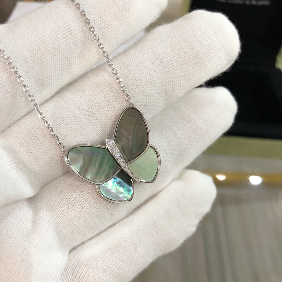 ¡®Lumi¡¯LARGE BUTTERFLY SILVER PENDANT DIAMOND NECKLACE