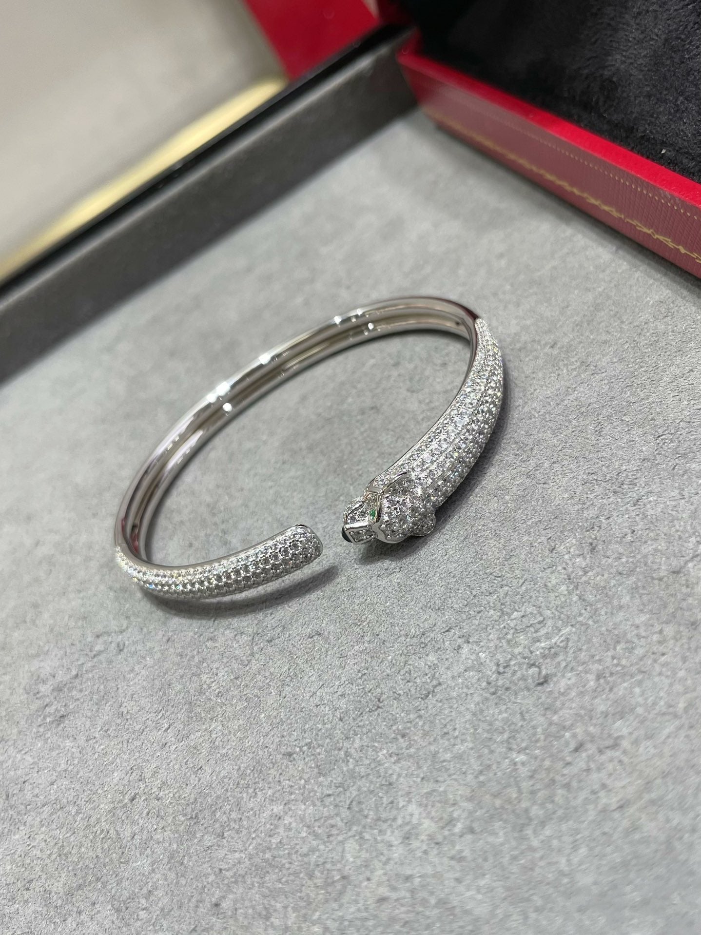 ¡®Lumi¡¯PANTHERE FULL DIAMOND OPEN BRACELET