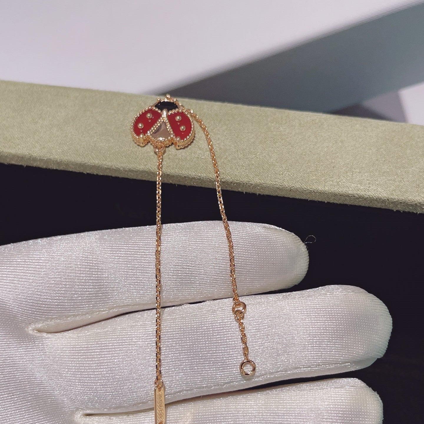 ¡®Lumi¡¯LUCKY SPRING 1 MOTIF PINK GOLD BRACELET